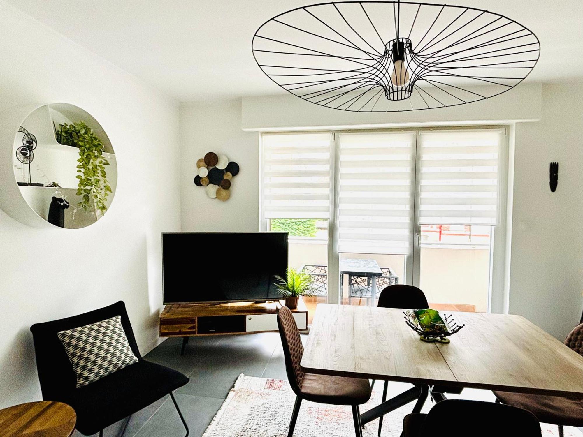 Appartement De Standing Proche Centre Ville Et Gare Mulhouse Luaran gambar